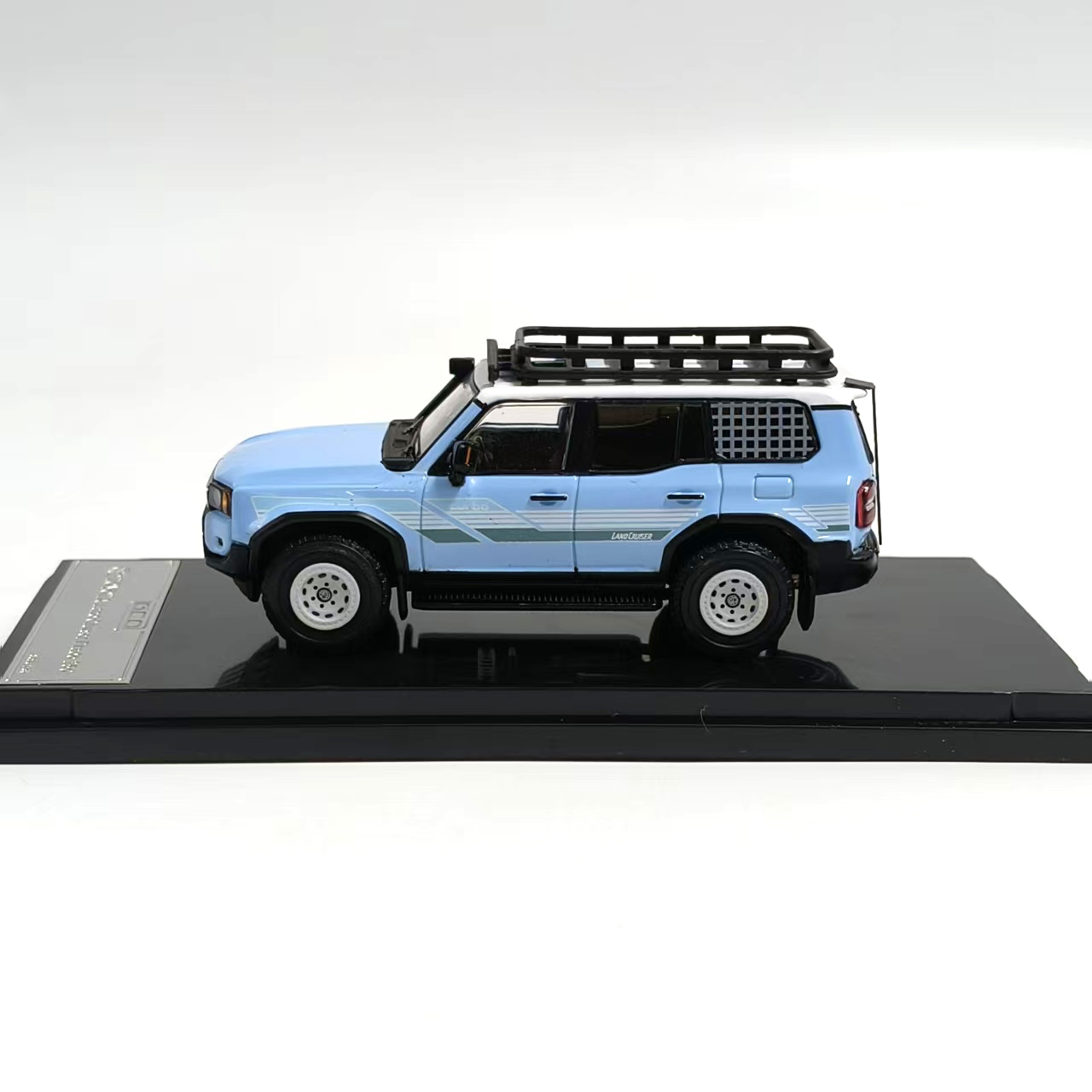 ダイキャスト DCM 1:64 スケール LC250 ヴィン - Vintage Toys Collection のレビューと価格